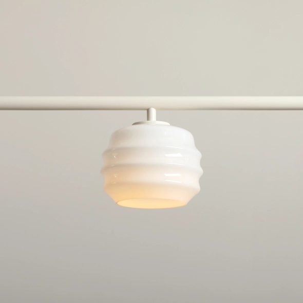 Trzypłomienna lampa wisząca w kremowym kolorze ze szklanymi kloszami PUFF 3 COTTON