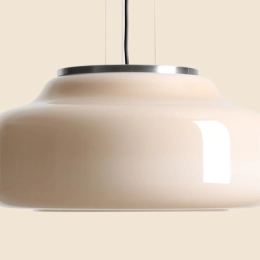 Lampada a sospensione in vetro molto grande in caldo colore beige BONBON II L TOFFI design Mikołaj Nicer (Nicer Design)